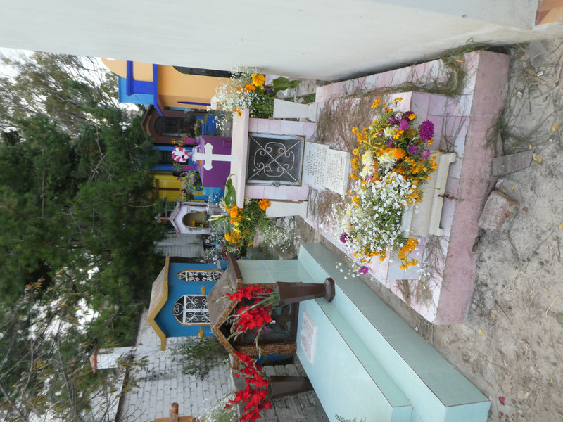 Cemetery on Day of the Dead in San Cristobal (29)