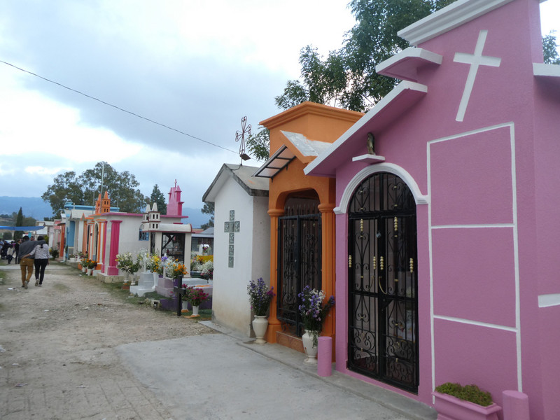 Cemetery on Day of the Dead in San Cristobal (36)