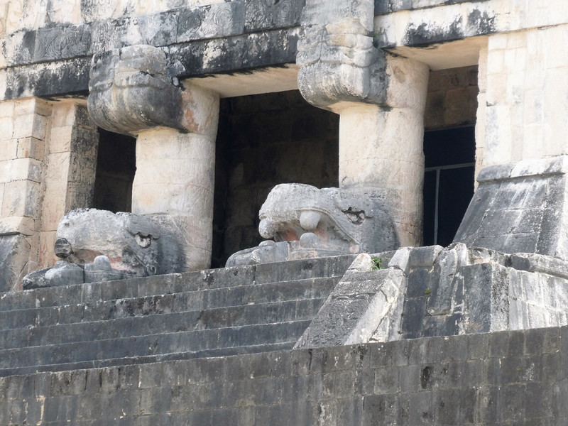 Chichén Itzá near Merida - larges Ball Court in Mayan empire (22)