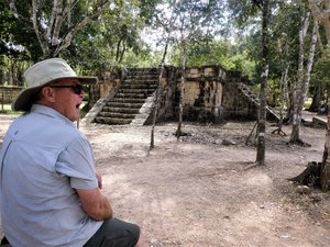 Chichén Itzá near Merida - the smaller pyramid (2)