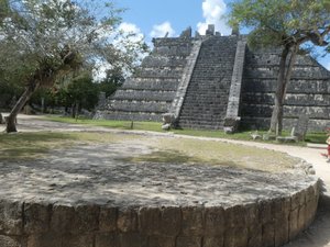 Chichén Itzá near Merida - the smaller pyramid (7)