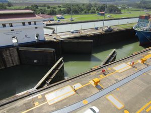 Miraflora Lock Panama Canal (4)
