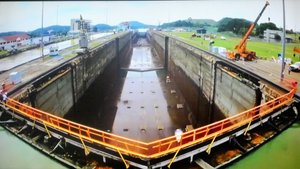 Miraflora Lock Panama Canal (17)