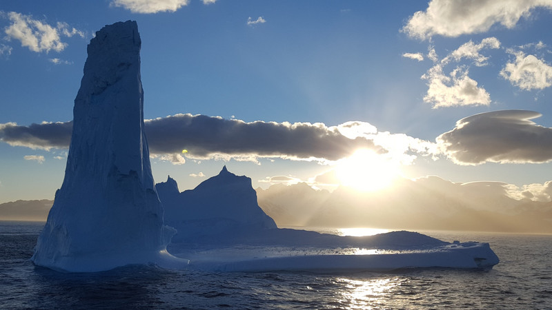 First impressive iceberg seen in St Andrews Bay