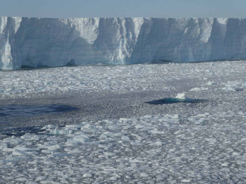 28km iceberg  called B09F (4)