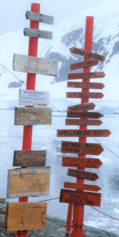 Almirante Browns Station Paridise Harbour Antarctic Peninsula (31)