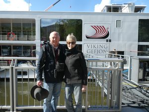 Pam & Tom returning from a tour in Wurzburg Germany (3)