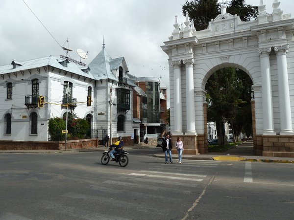 Arches on Parque Bolivar