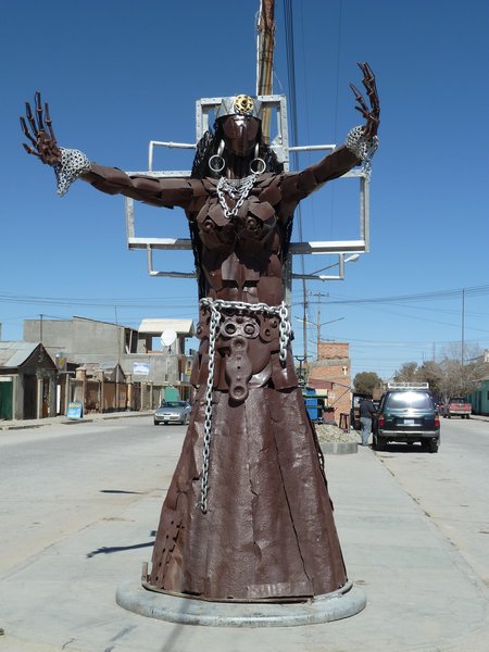 Steel woman statue Uyuni