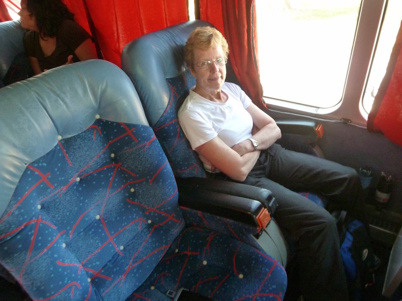 Fully-recliner bus