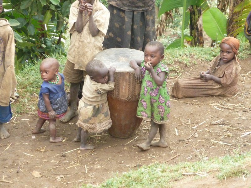 Pygmy Village Uganda (18)