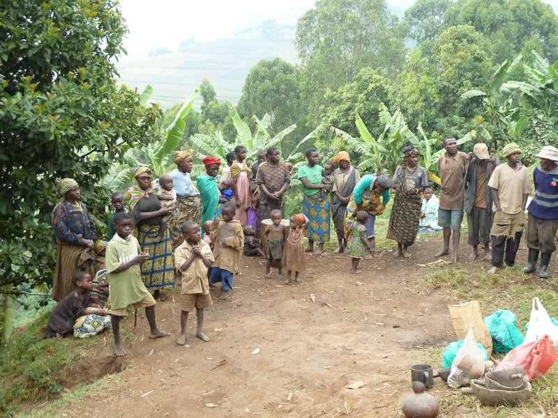 Pygmy Village Uganda (20)