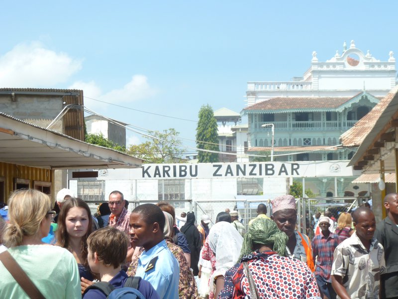 Ferry trip to Zanzibar (21)