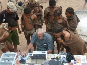 Kalahari San Bushmen and technology (36)