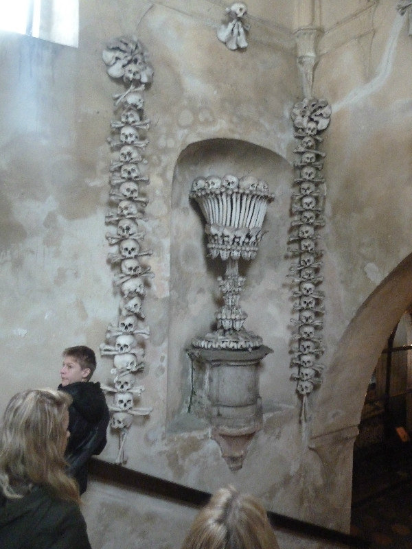 Sedlec Ossuary (Bone Church) Kutna Hora Czech Republic (17)