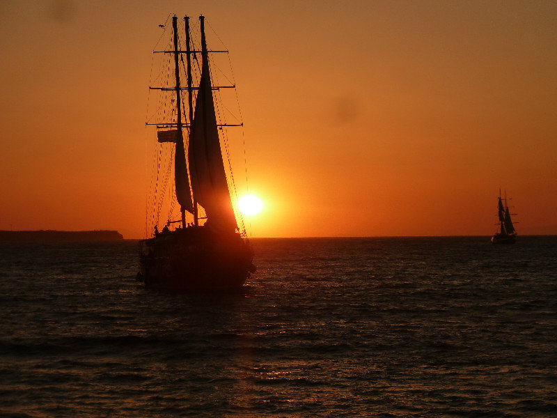 Sunset cruise Santorini (41)