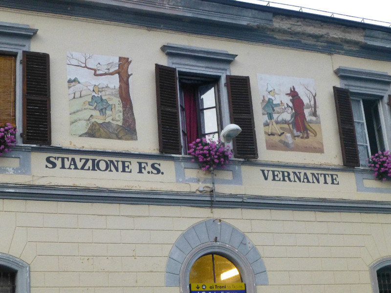 Murals on buildings in Vernates Italy 5 Aug 2013 (13)