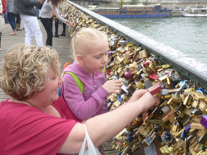 Locking their love in Paris