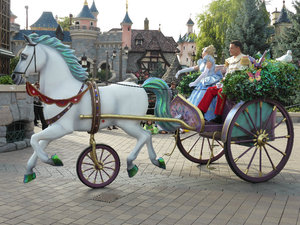 The Grand Parade at Disneyland Paris France (1)