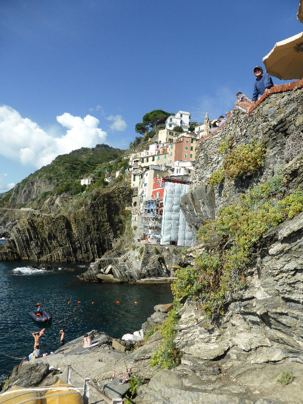 Riomaggiore in Cinque Terre Italy (7)