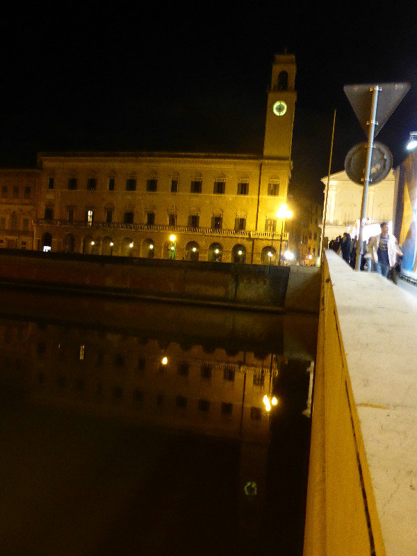 River Fiume in Pisa Italy (1)