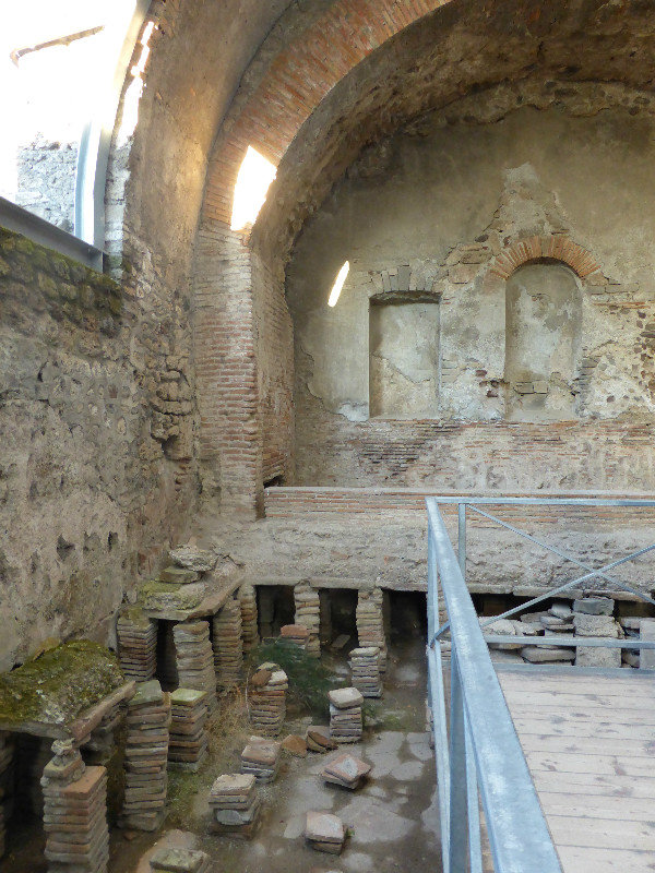 Roman baths in Pompeii Italy 17 Oct 2013 (4)