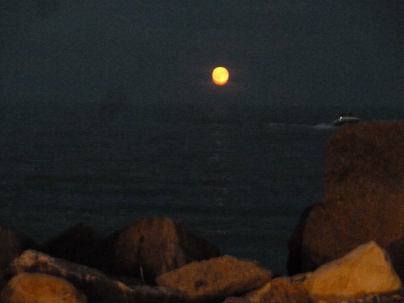 Rising of moon on 19 Oct at Eurcamping in Roseto degli Abruzzi East Coast Italy (3)
