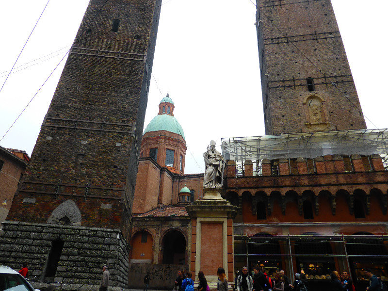 Leaning twin Towers in Bologna Italy 21 October 2013 (5)