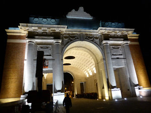 Menin Gate Memorial to the Missing ceremony in Ypres happens every night at 8.00pm since the 1920s (12)