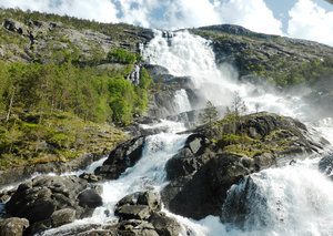 Langfoss Waterfall (2)