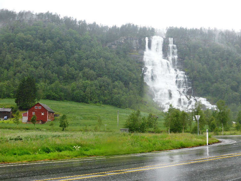 Road from Voss to Flam - many waterfalls and raging rivers in between tall mountains (9)