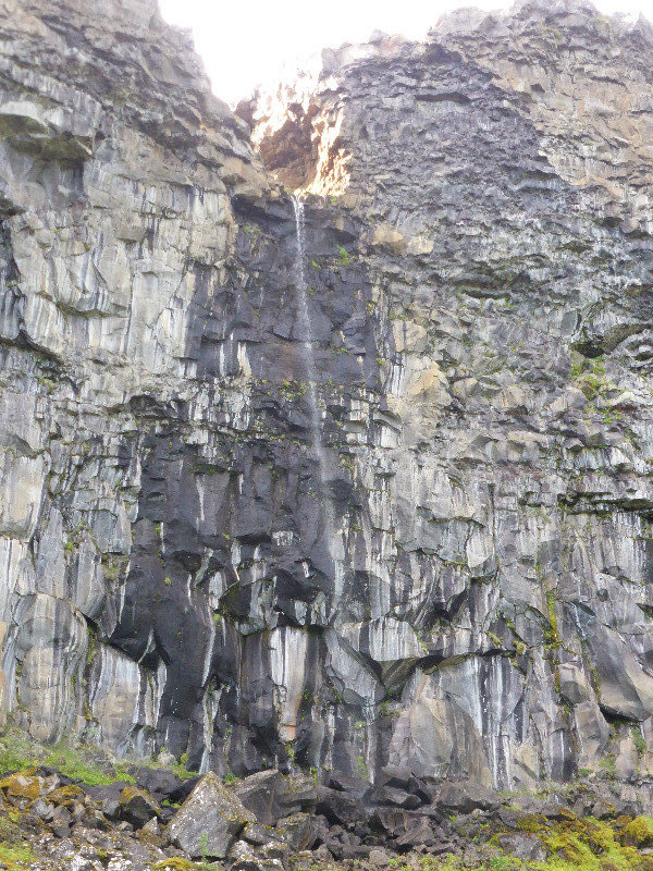 Asbyrgi Gorge horse-shoe shaped canyon (1)