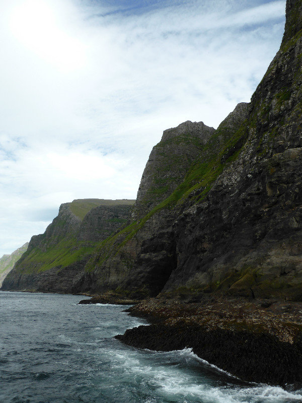 Bird cliffs & Grottos near Vestmanna on Streymoy Island in the Faroe Islands (20)