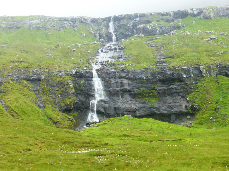 Waterfall near Leirvik (1)