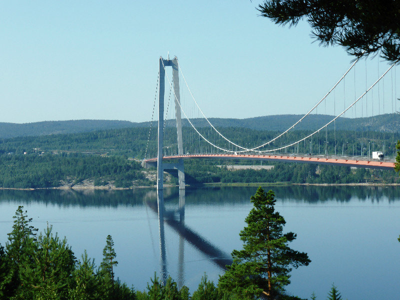 Entry to Hoga Kusten Central Coast Sweden at Nyadal which looks like Golden Gate Bridge (16)