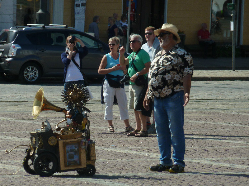An entertainer in front of Cathedral in Helsinki