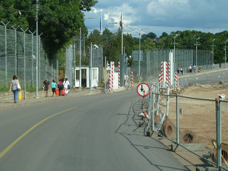 Estonia and Russia border crossing (6)