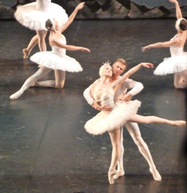 Swan Lake ballet at the Mikhailovskiy Theatre St Petersburg (44)