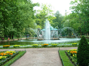 Peterhof Gardens Palace and Fountains St Petersburg (27)