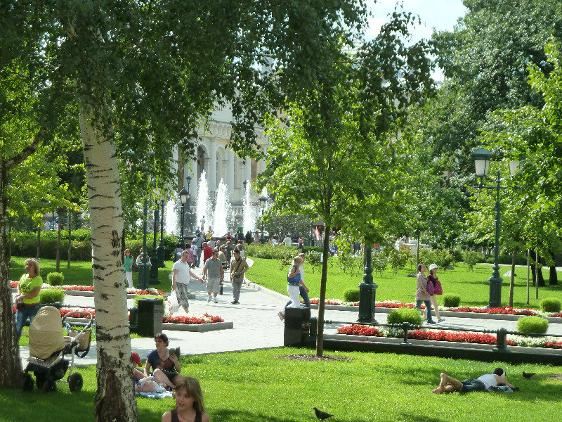 Alexander Gardens next to Kremlin Moscow (2)
