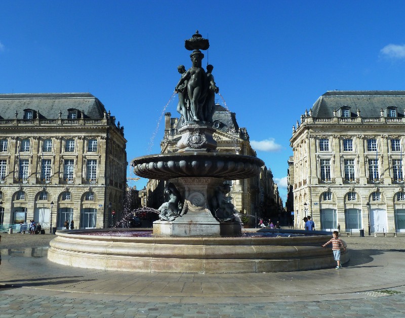 Bordeaux France - Place du Palais (2)