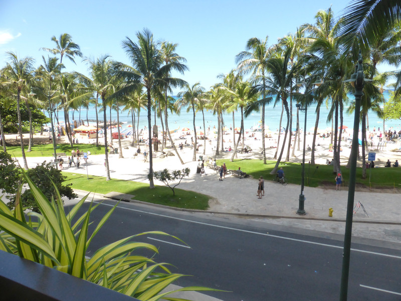 Scenes around and in the Hyatt Regency Waikiki Honolulu at breakfast time (5)