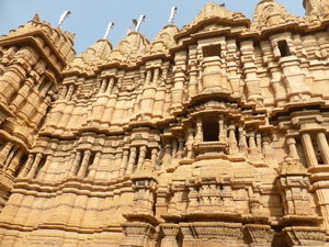 Walking tour in and around Jaisalmer Fort - amazing craftsmanship built using no cement only using stone interlocking methid (5)
