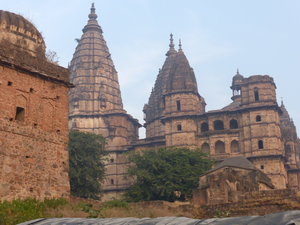 Jehangir and Chaturbhuj temples in Orchha (1)