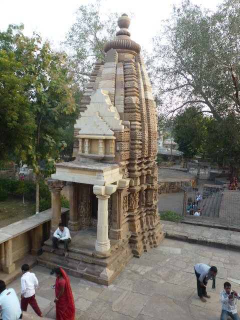 Khajuraho western side temples - Lakshmana Temple (4)