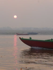 The Ganges River at sunrise in Varanasi (14)