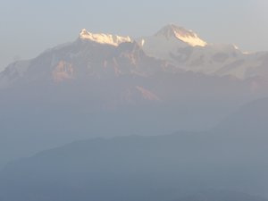 Sunrise on the Himalayan Range from Sarangkot near Pokhara 1 Dec 2015 - sunrise catching the peeks (4)