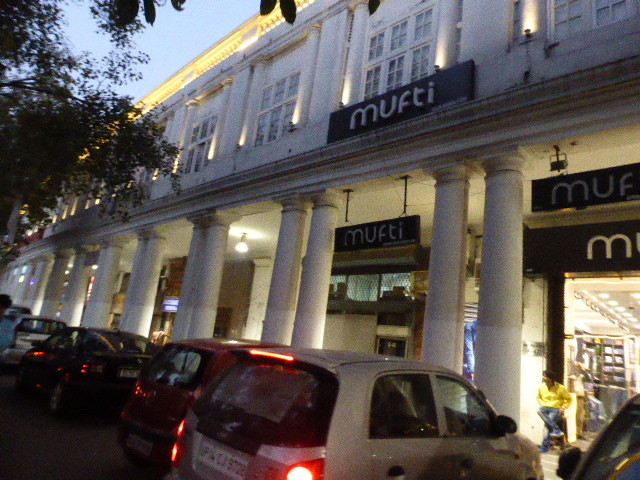 Connaught Circle in central New Delhi (7)