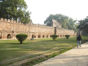 Lodi Garden - a rare quiet clean sacturary in Delhi (1)