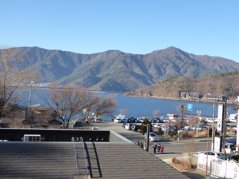 Kachi Kachi Ropeway from Lake Kawaguchiko (2)